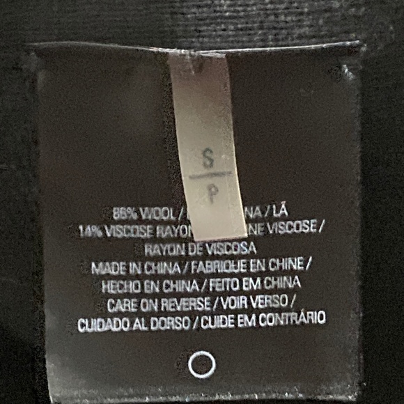 Gorgeous Elegant Elie Tahari Knit Dress, Black, Wool, Midi, Size P - Picture 9 of 9